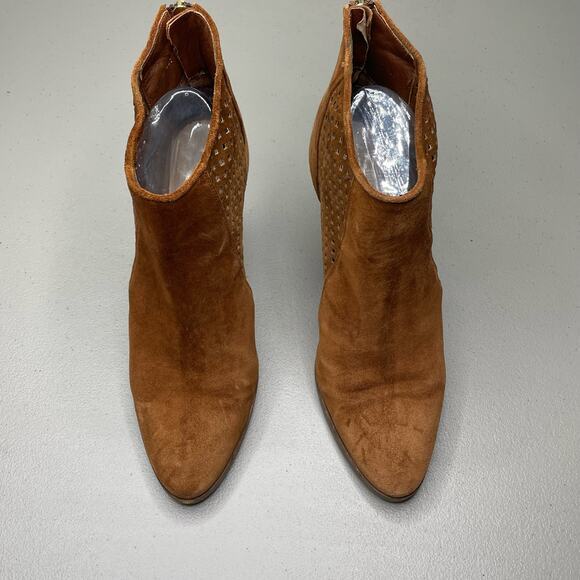 Diane Von Furstenberg DVF Suede Almond‎ Ankle Bootie Brown Perforated  7 Country